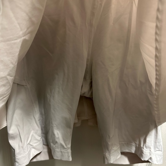 Lululemon Elegant White Women's Skirts size 10/ NWOT 166 - Picture 2 of 4